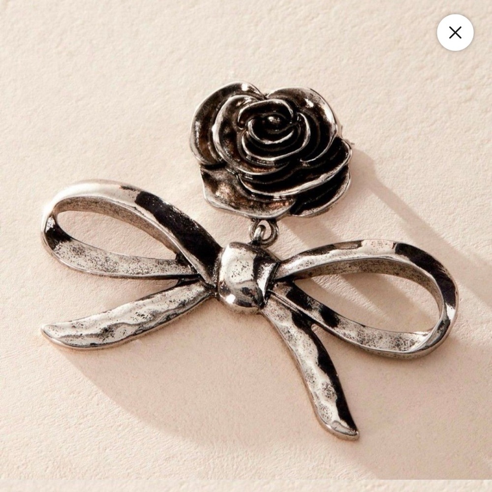 Free People Rose Bow Brooch. NWT!!!